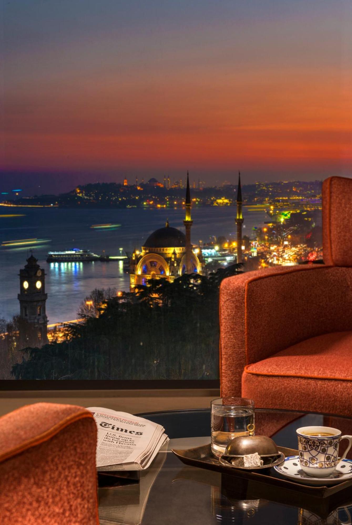 Swissotel The Bosphorus Istanbul Eksteriør billede View of the Bosphorus from the hotel